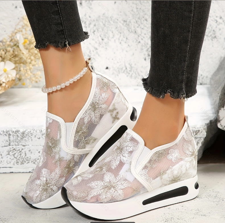 Breathable Mesh Athletic Shoes - Sepatu Olahraga Wanita Platform Flat Renda