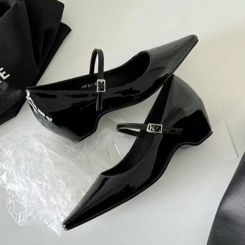Sepatu Wanita Model Terbaru 20 - Sandals ulasan dan harga