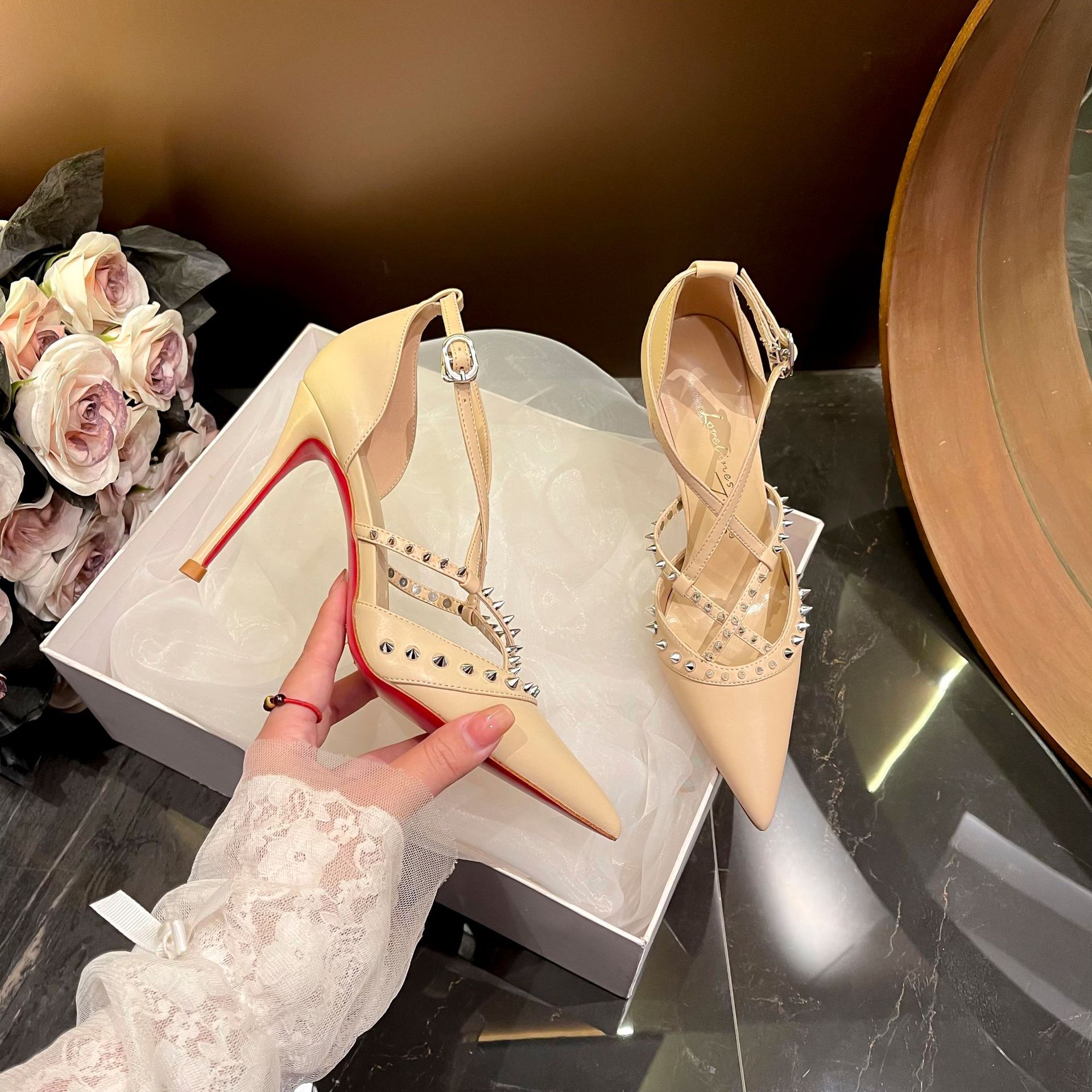 Sandal Sepatu Wanita Retro Set - Sandals ulasan dan harga
